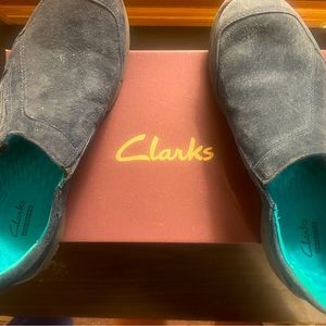 CLARKS Hedge Poole Flat Blue Suede Leather Side Zip Loafer